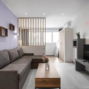 Bourn, Nilie Hospitality Mgmt Apartament